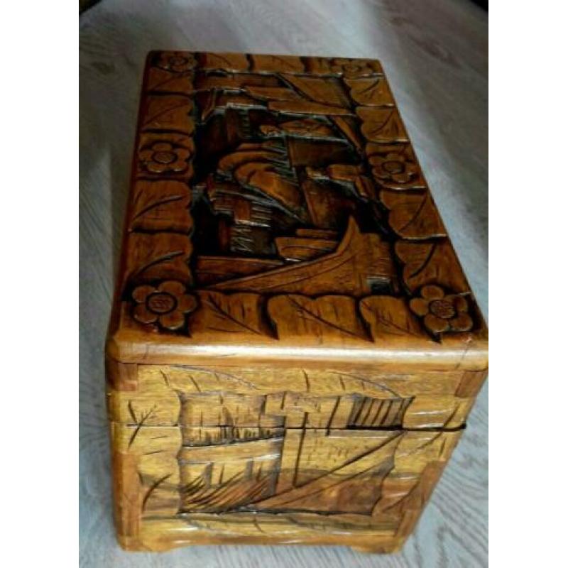 A very nice Hand Carved ( Japanese? ) Wooden Box 15 x 25 cm