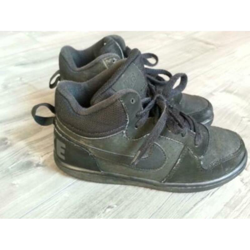 Nike sneaker schoenen maat 32