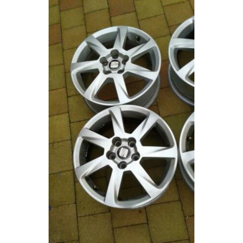 Te koop Origineel Seat Ibiza velgen 15 inch ET 38 steek 5x10