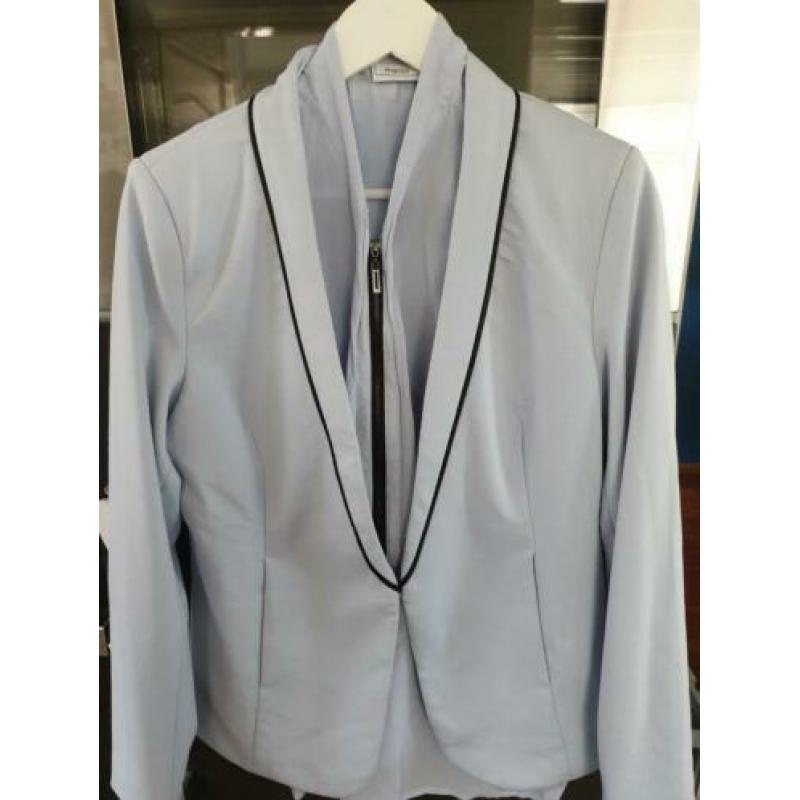 Mooie blazer + blouse van FRANSA, maat 42