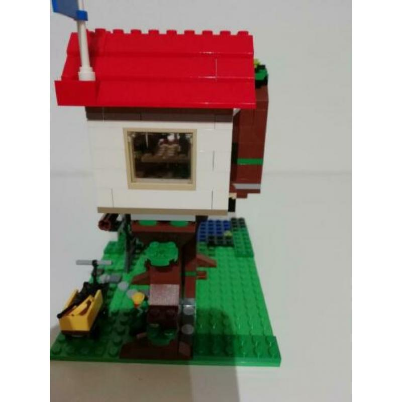 Lego boomhut 31010 met boekje