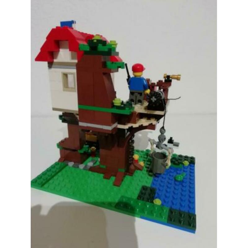 Lego boomhut 31010 met boekje