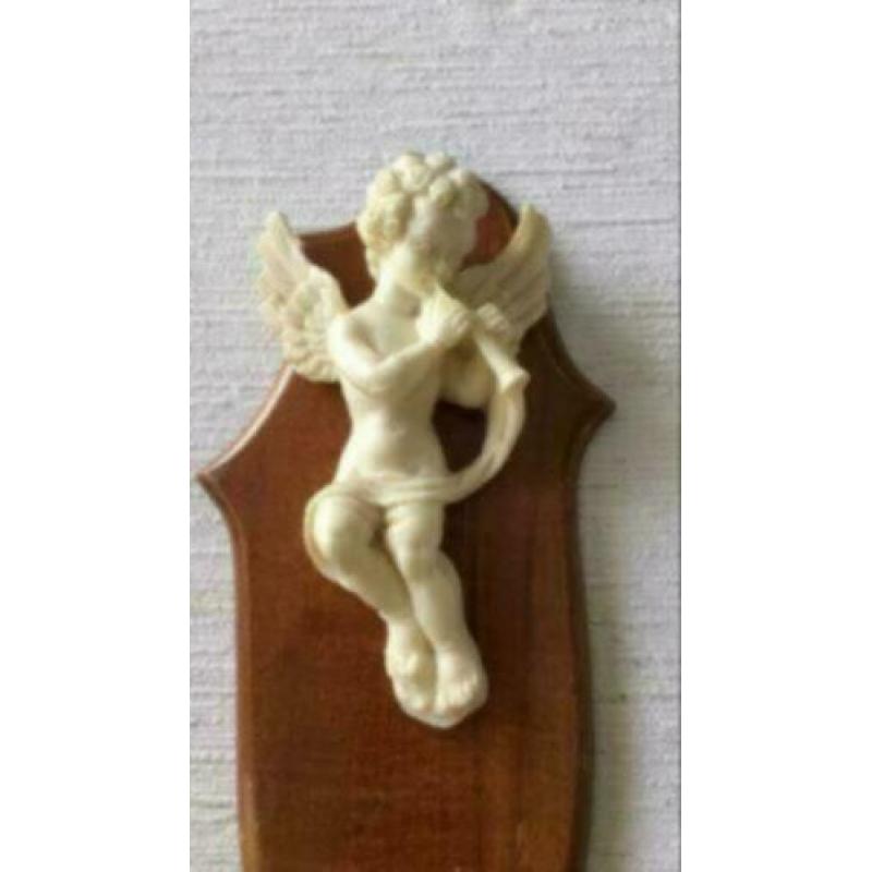 Brocante koperen engel ornament of engel op hout ornament