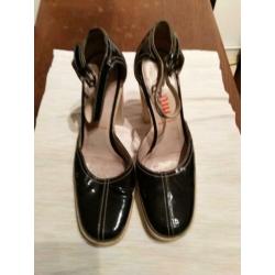 MiuMiu, pumps, lak zwart, mt37, €50