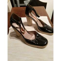 MiuMiu, pumps, lak zwart, mt37, €50