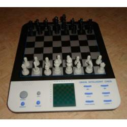 Millennium Orion Intelligent Chess 8 in 1 (schaak) computer