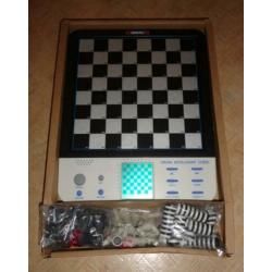 Millennium Orion Intelligent Chess 8 in 1 (schaak) computer