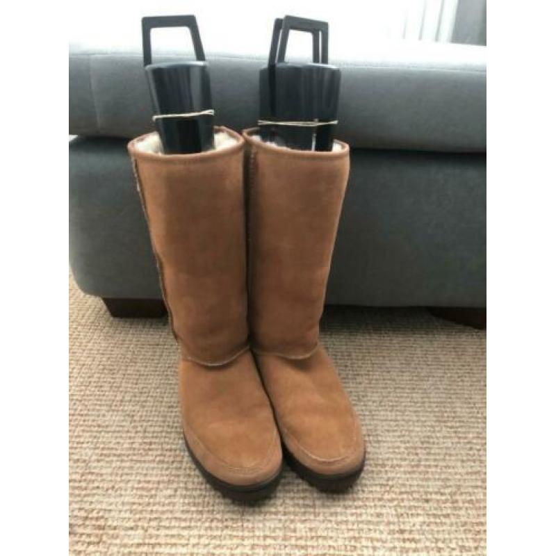 Ugg's bruin gevoerd maat 36 incl. doos/houders (als nieuw)