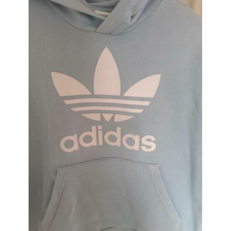 Adidas sweater maat 152