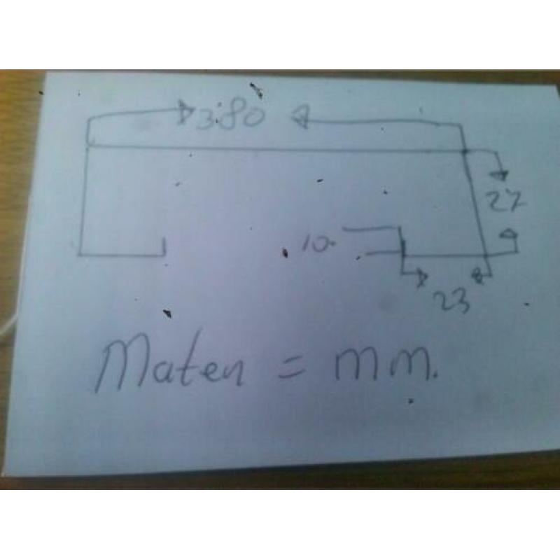 Leg borden voor een metalen kast