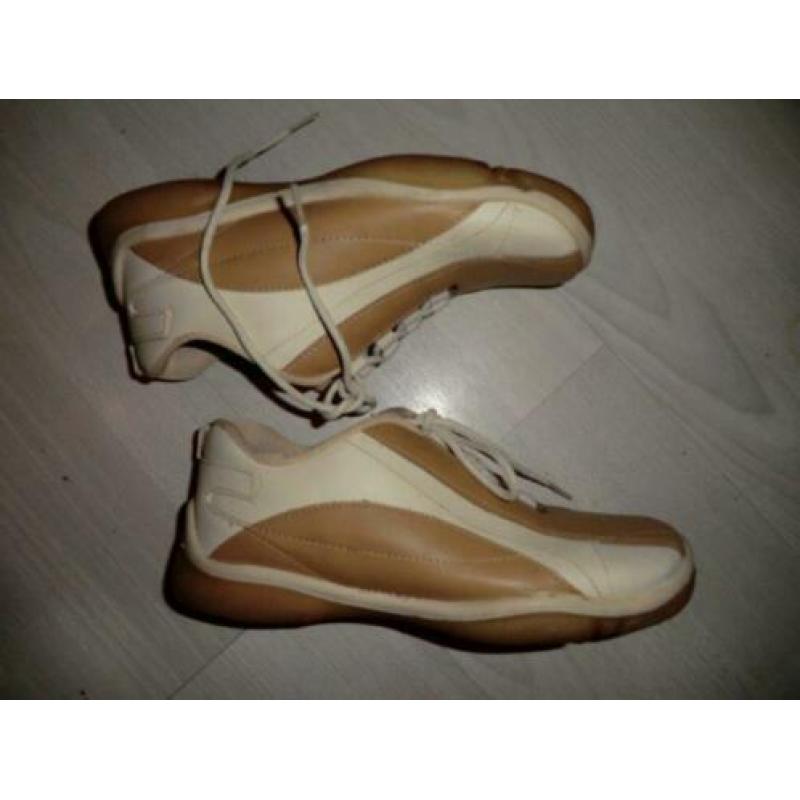 Beige créme veterschoenen Veterschoen X-DREAMS Vintage Retro