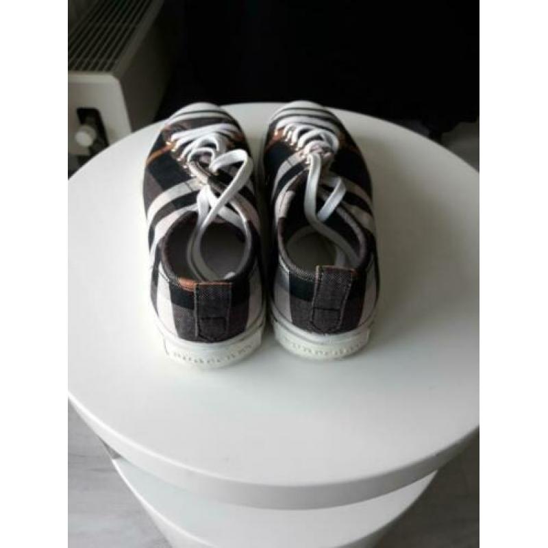 Burberry Kilbourne sneakers, maat 38, slechts 1x grdragen