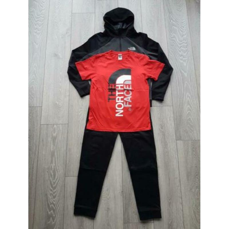 3 delige set, trainingspak t shirt The North Face XL junior