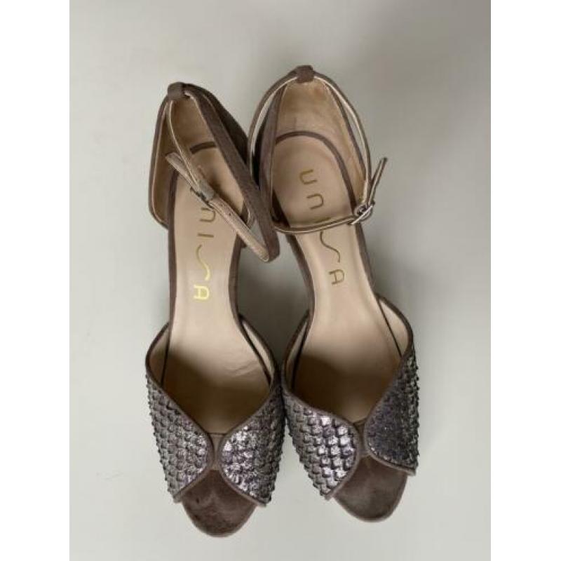 Unisa peeptoe pump in taupe mt 38