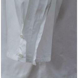 Romantische witte blouse , maat L . Materiaal : 100 % katoen