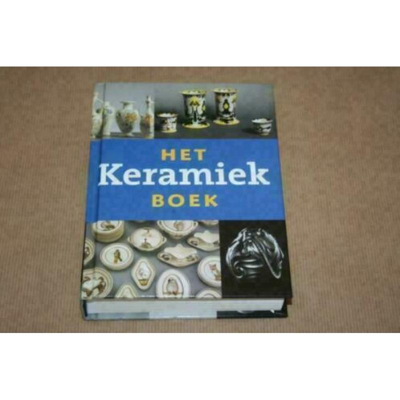 Het Keramiek Boek - Ned vernieuwingsaardewerk !!