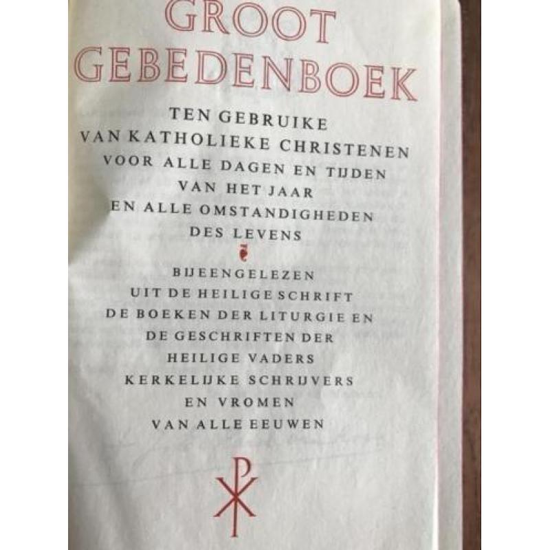 Groot gebedenboek rood kleurig