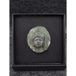 Roman bronze facial appliek