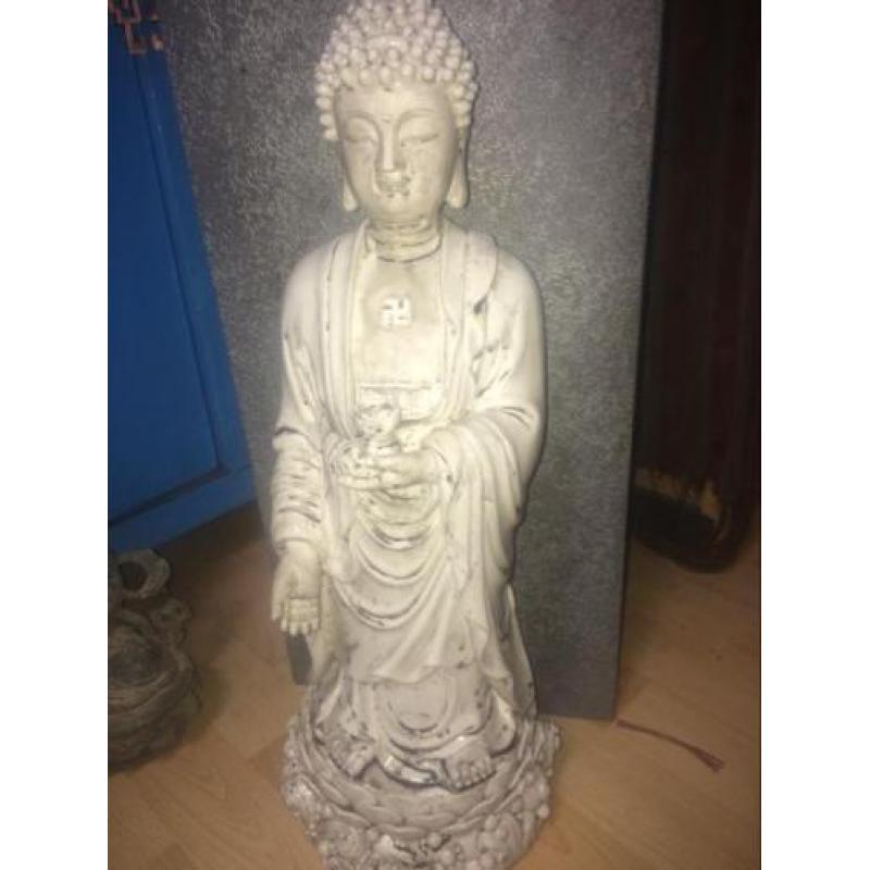 Oud blanc de chine beeld swastika 42cm.