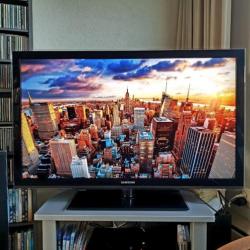 SAMSUNG 46-INCH FULL-HD (GAMING) TV incl. MUURBEUGEL