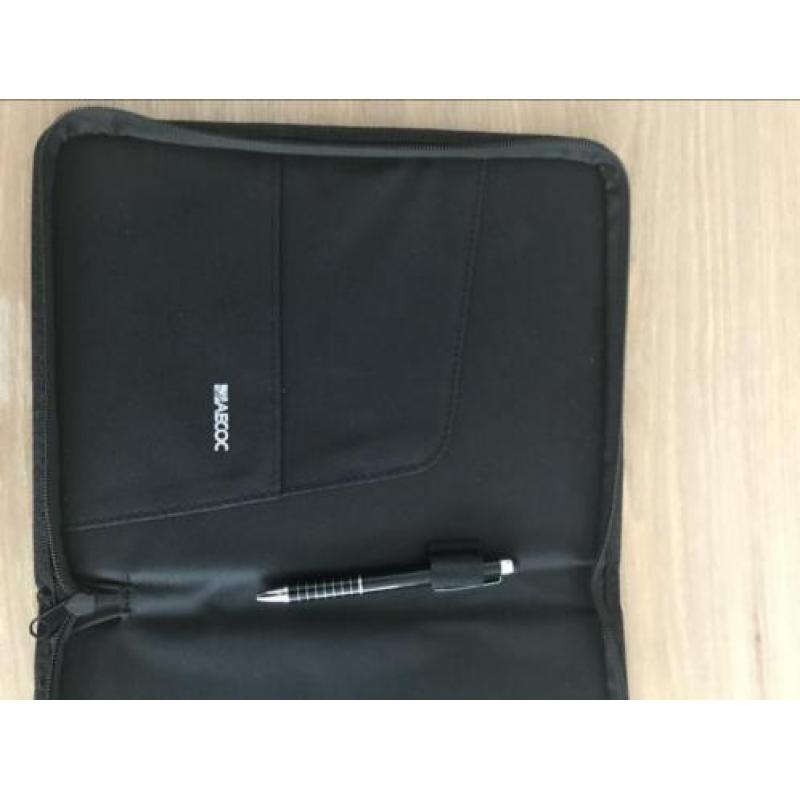 Zippered business folder with interior pockets