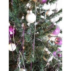 Kerstboom 1.80 hoog excl ballen incl losse verlichting+poot